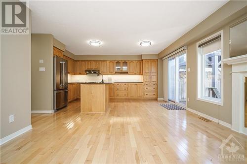 112 Grovemont Drive, Ottawa, ON - Indoor Photo Showing Kitchen