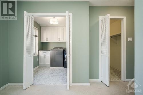 112 Grovemont Drive, Ottawa, ON - Indoor Photo Showing Laundry Room