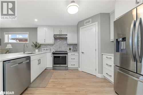 40 Lehtinen Crescent, Belleville, ON - Indoor Photo Showing Kitchen With Upgraded Kitchen