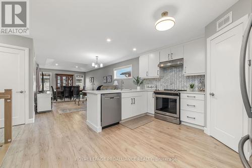 40 Lehtinen Crescent, Belleville, ON - Indoor Photo Showing Kitchen With Upgraded Kitchen