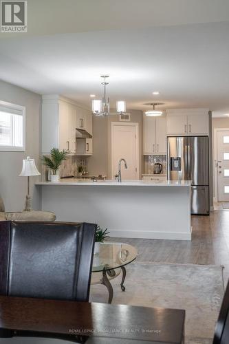 40 Lehtinen Crescent, Belleville, ON - Indoor Photo Showing Kitchen With Upgraded Kitchen