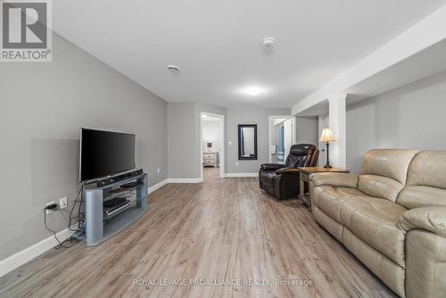 40 Lehtinen Crescent, Belleville, ON - Indoor Photo Showing Living Room