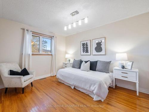 781 Hillcrest Rd, Pickering, ON - Indoor Photo Showing Bedroom