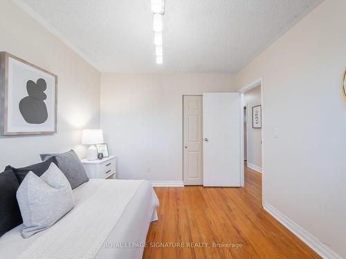 781 Hillcrest Rd, Pickering, ON - Indoor Photo Showing Bedroom