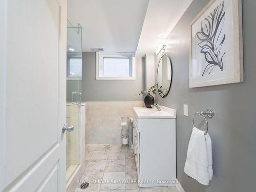 781 Hillcrest Rd, Pickering, ON - Indoor Photo Showing Bathroom