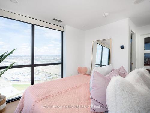 3805-2916 Highway 7 Rd, Vaughan, ON - Indoor Photo Showing Bedroom