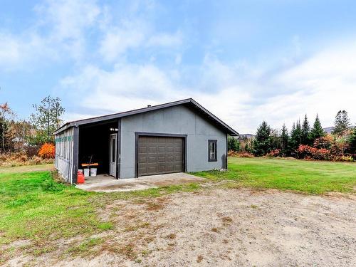 Garage - 129 Ch. Bourassa, Amherst, QC - Outdoor With Exterior