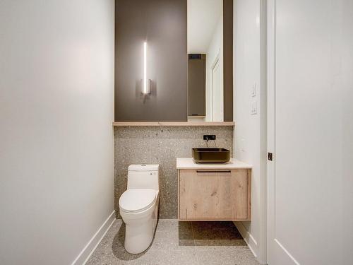 Powder room - 1090 Rue Jean-Vallerand, Boucherville, QC - Indoor Photo Showing Bathroom