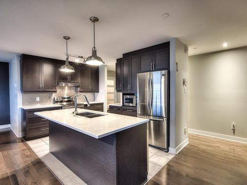 Kitchen - 304-116 Rue Dubois, Saint-Eustache, QC - Indoor Photo Showing Kitchen With Double Sink With Upgraded Kitchen