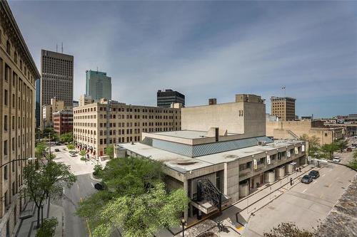 215-139 Market Ave, Winnipeg, MB 