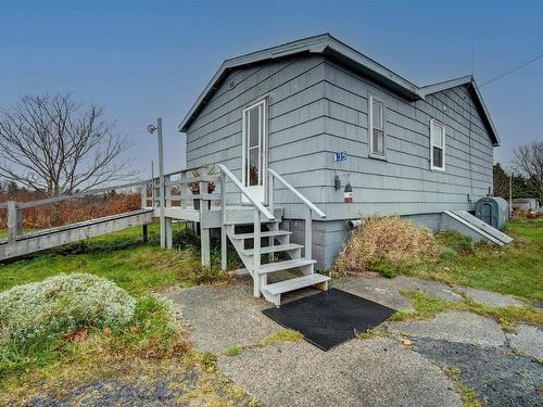 35 Pettipas Road, Terence Bay, NS 