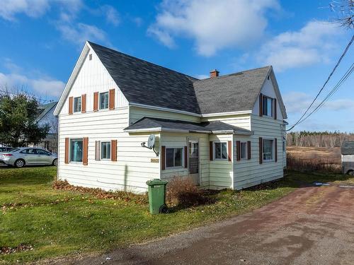 1663 Highway 242, River Hebert, NS 