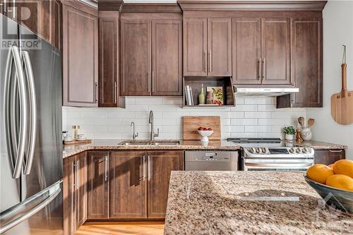 1131 Rockingham Avenue, Ottawa, ON - Indoor Photo Showing Kitchen With Stainless Steel Kitchen