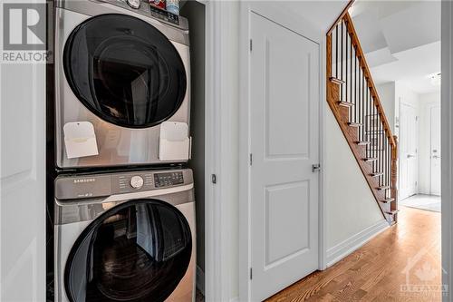 1131 Rockingham Avenue, Ottawa, ON - Indoor Photo Showing Laundry Room