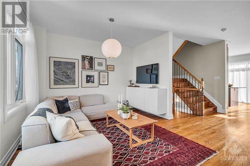 1131 Rockingham Avenue, Ottawa, ON - Indoor Photo Showing Living Room