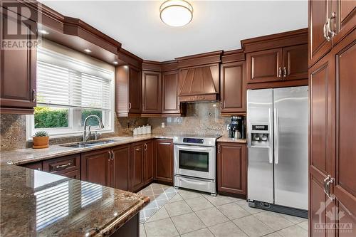 1839 Carrigan Drive, Ottawa, ON - Indoor Photo Showing Kitchen With Double Sink