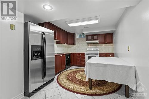 1839 Carrigan Drive, Ottawa, ON - Indoor Photo Showing Kitchen