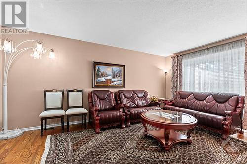 1839 Carrigan Drive, Ottawa, ON - Indoor Photo Showing Living Room