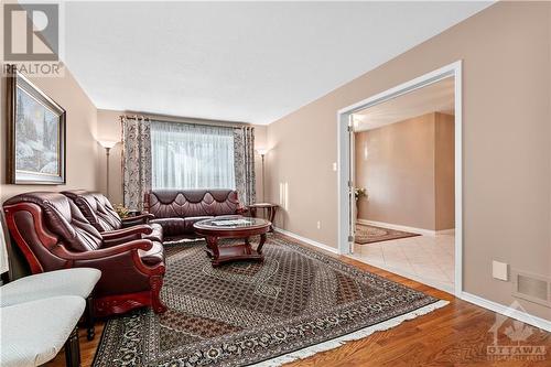 1839 Carrigan Drive, Ottawa, ON - Indoor Photo Showing Living Room