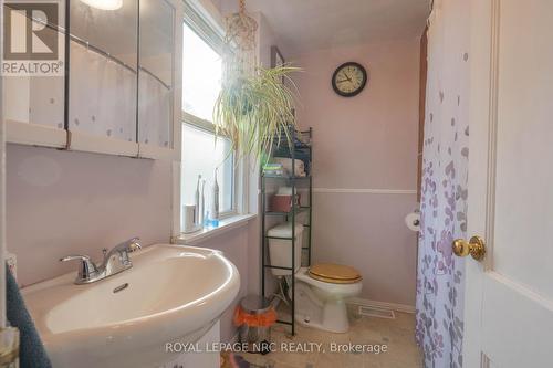 5062 Maple Street, Niagara Falls (211 - Cherrywood), ON - Indoor Photo Showing Bathroom