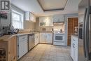 5062 Maple Street, Niagara Falls (211 - Cherrywood), ON  - Indoor Photo Showing Kitchen 