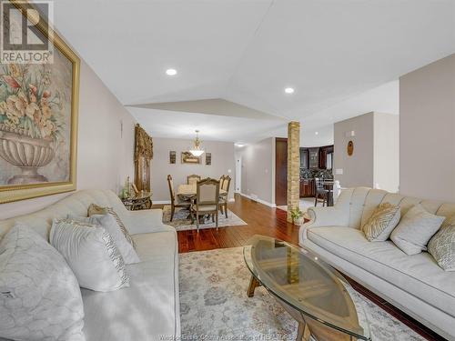 4120 Anthony Court, Windsor, ON - Indoor Photo Showing Living Room