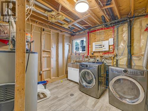 4120 Anthony Court, Windsor, ON - Indoor Photo Showing Laundry Room