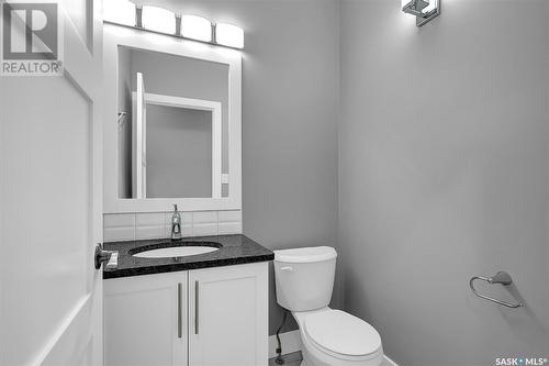 105 Oxbow Crescent, Regina, SK - Indoor Photo Showing Bathroom