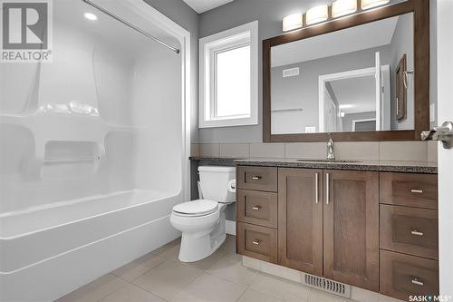 105 Oxbow Crescent, Regina, SK - Indoor Photo Showing Bathroom