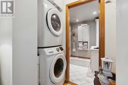 4396 Wellington Road 32, Cambridge, ON - Indoor Photo Showing Laundry Room