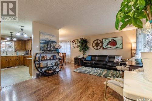 154 Coteau Street W, Moose Jaw, SK - Indoor Photo Showing Living Room