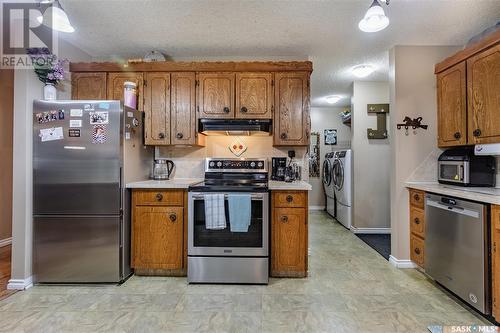 154 Coteau Street W, Moose Jaw, SK - Indoor Photo Showing Kitchen