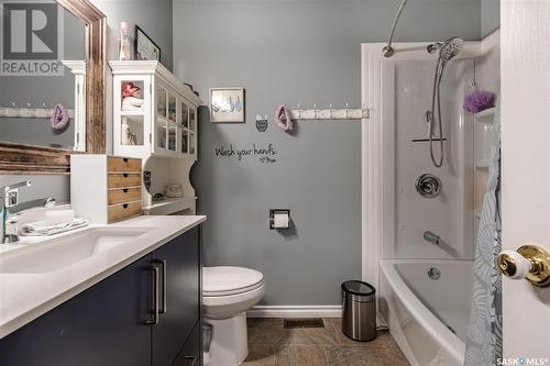 154 Coteau Street W, Moose Jaw, SK - Indoor Photo Showing Bathroom