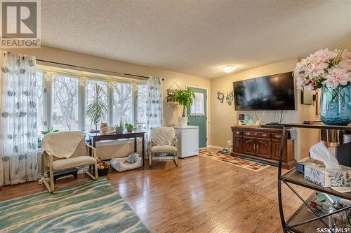 154 Coteau Street W, Moose Jaw, SK - Indoor Photo Showing Living Room