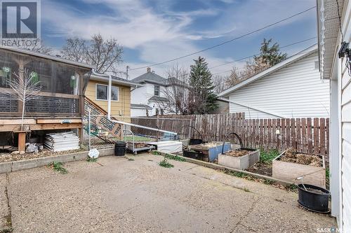 154 Coteau Street W, Moose Jaw, SK - Outdoor