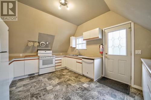 139 Main Street E, Milton, ON - Indoor Photo Showing Kitchen With Double Sink