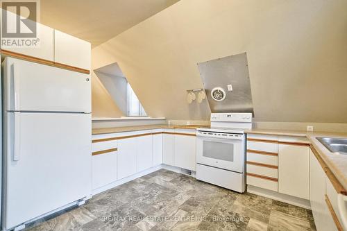 139 Main Street E, Milton, ON - Indoor Photo Showing Kitchen With Double Sink