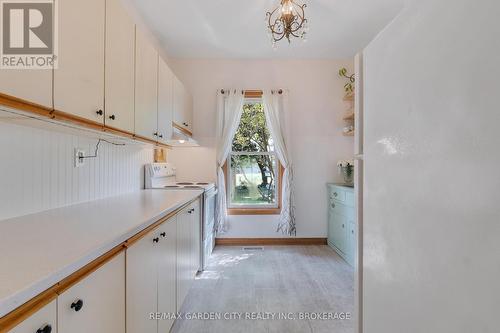 312 Clarence Street, Port Colborne, ON - Indoor Photo Showing Kitchen