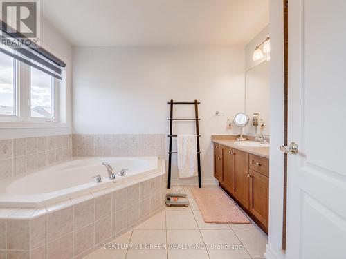 438 Harkin Place, Milton, ON - Indoor Photo Showing Bathroom