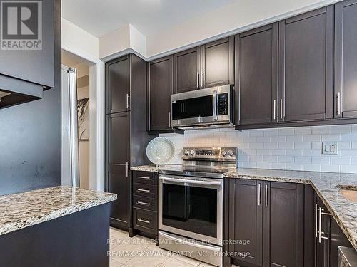 42 Mcpherson Road, Caledon, ON - Indoor Photo Showing Kitchen With Upgraded Kitchen