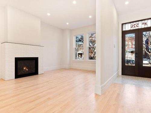 Salon - 4184 Av. Old Orchard, Montréal (Côte-Des-Neiges/Notre-Dame-De-Grâce), QC - Indoor Photo Showing Living Room With Fireplace