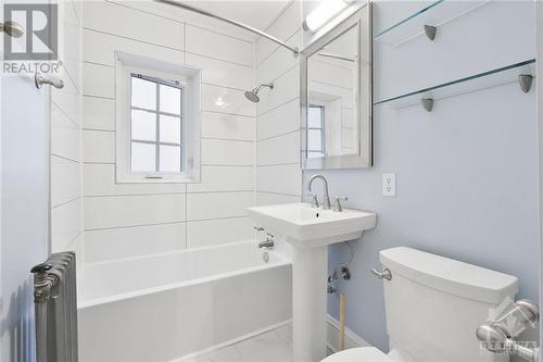 260 Metcalfe Street Unit#2C, Ottawa, ON - Indoor Photo Showing Bathroom