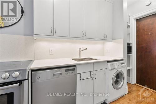 2C - 260 Metcalfe Street, Ottawa, ON - Indoor Photo Showing Laundry Room