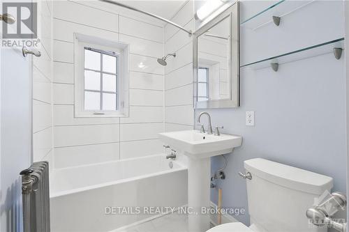 2C - 260 Metcalfe Street, Ottawa, ON - Indoor Photo Showing Bathroom