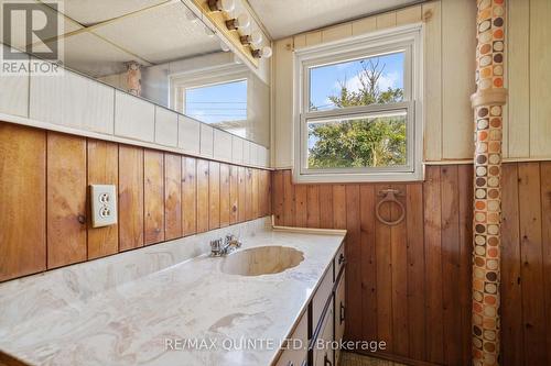 51 Strachan Street, Belleville, ON - Indoor Photo Showing Bathroom