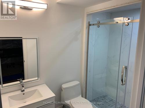 27 Cloverhaven Road, Brampton, ON - Indoor Photo Showing Bathroom