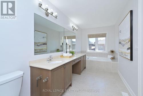 3898 Koenig Road, Burlington, ON - Indoor Photo Showing Bathroom