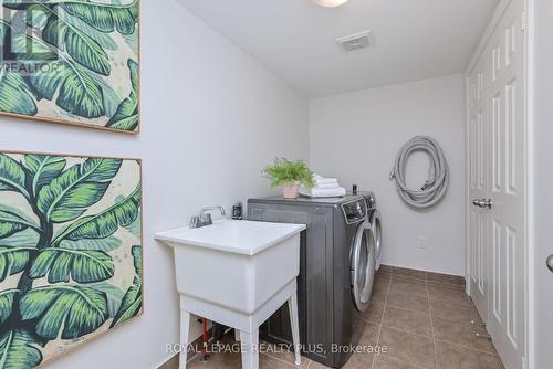 3898 Koenig Road, Burlington, ON - Indoor Photo Showing Laundry Room