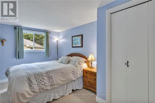 80 Laxton Twp 5Th Line, Kawartha Lakes (Kirkfield), ON - Indoor Photo Showing Bedroom