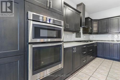 3259 Scotch Pine Gate, Mississauga, ON - Indoor Photo Showing Kitchen